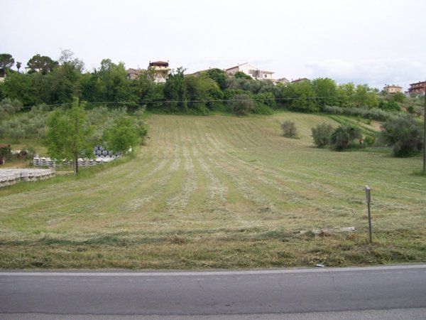 casa indipendente in vendita a Rosciano