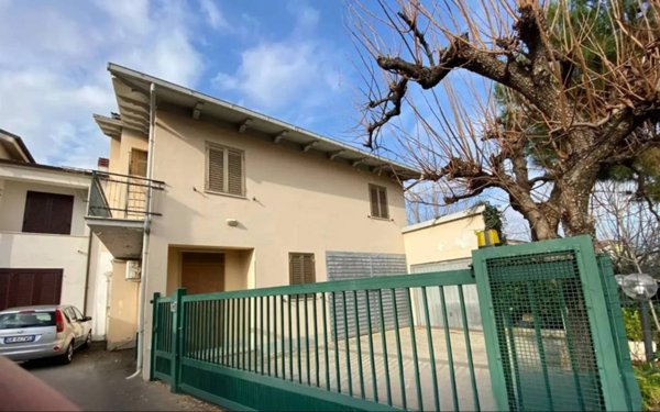 casa indipendente in vendita a Rosciano