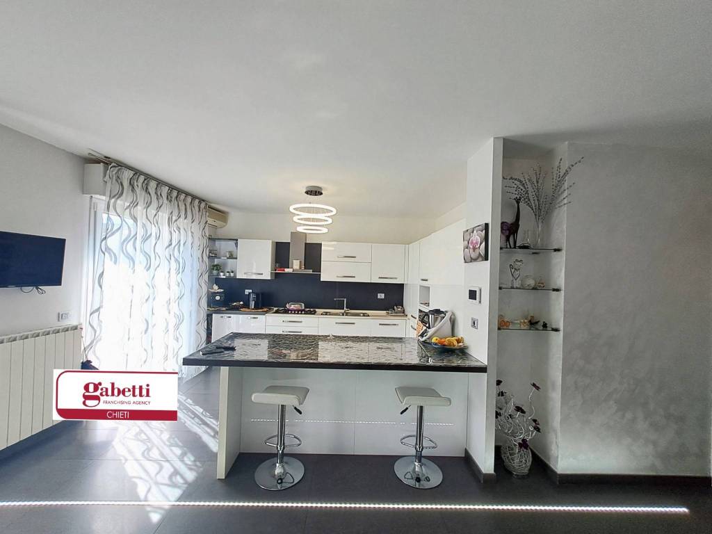 casa indipendente in vendita a Rosciano