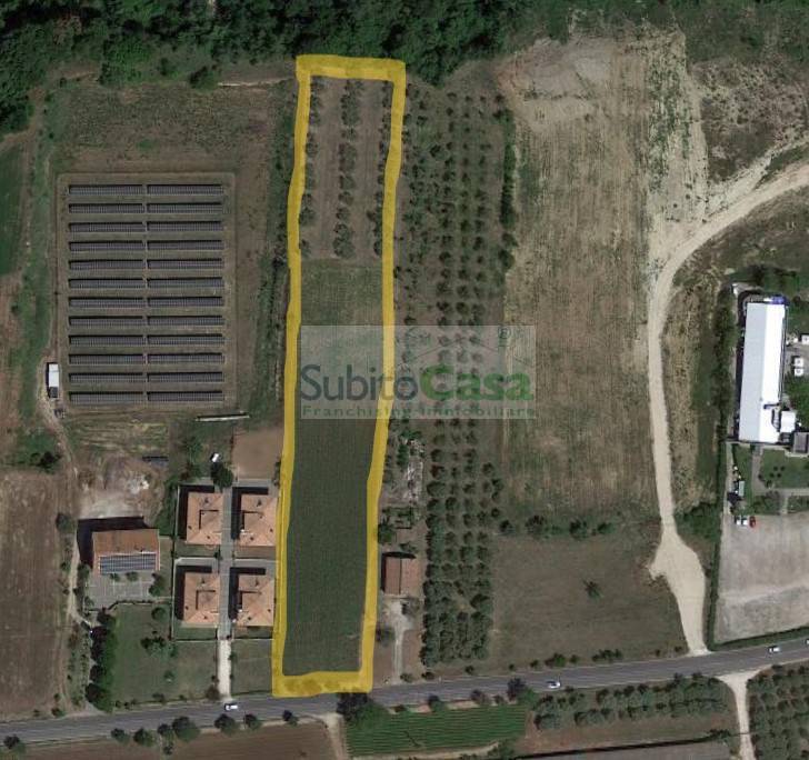 terreno edificabile in vendita a Rosciano
