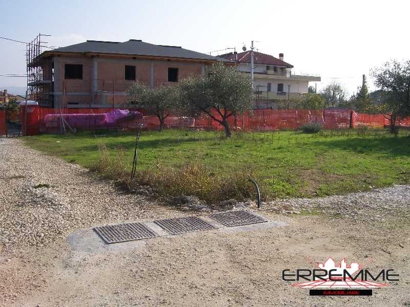 terreno edificabile in vendita a Rosciano