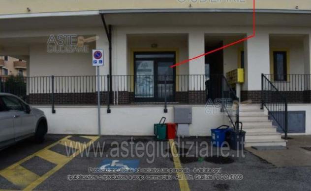 negozio in vendita a Rosciano