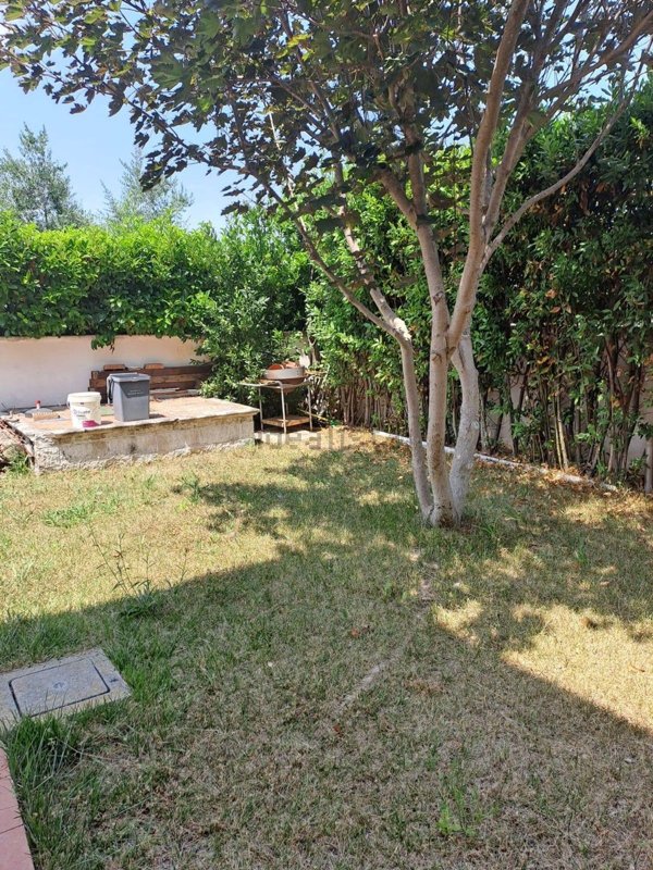 casa indipendente in vendita a Rosciano