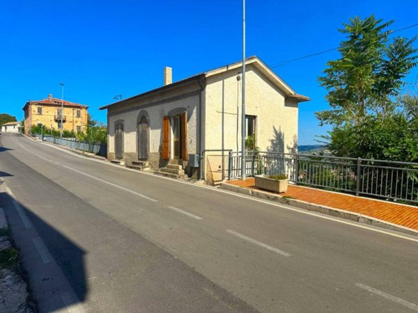 casa indipendente in vendita a Rosciano