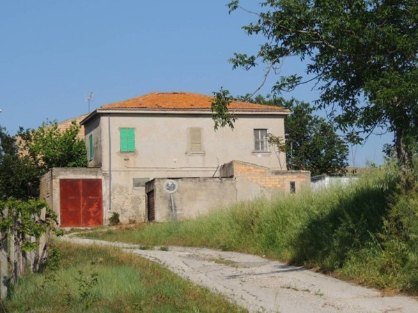 casa indipendente in vendita a Rosciano