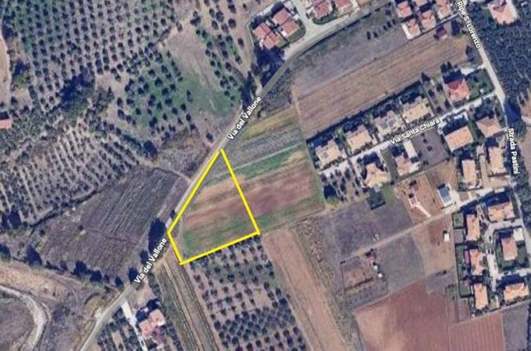 terreno edificabile in vendita a Rosciano