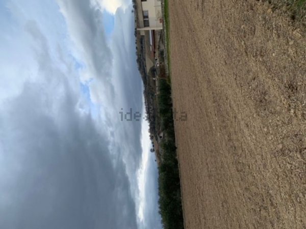 terreno edificabile in vendita a Rosciano