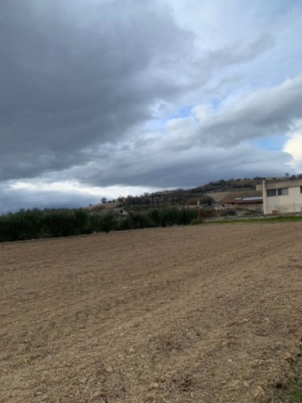 terreno edificabile in vendita a Rosciano