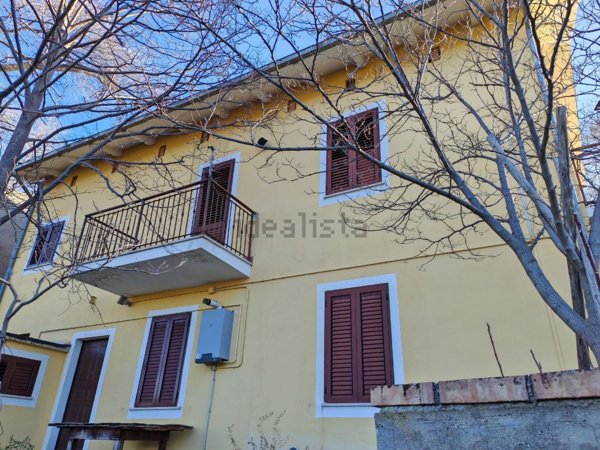 casa indipendente in vendita a Rosciano