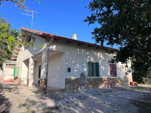 casa indipendente in vendita a Rosciano