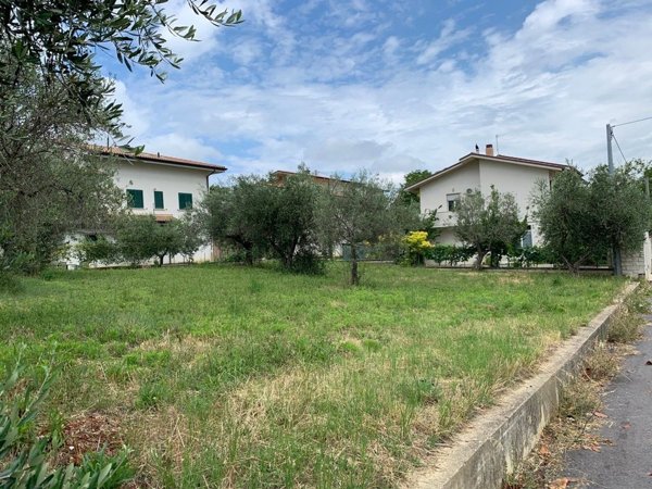 terreno edificabile in vendita a Rosciano