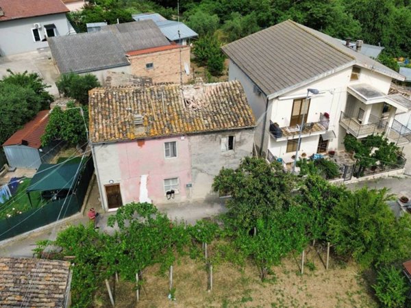 casa indipendente in vendita a Rosciano