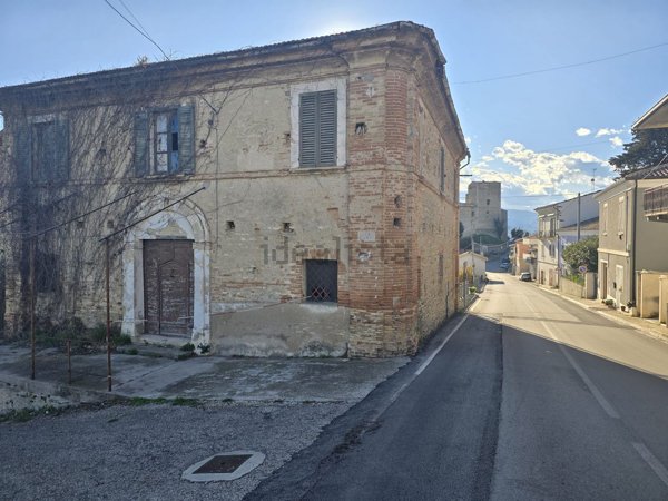 casa indipendente in vendita a Rosciano