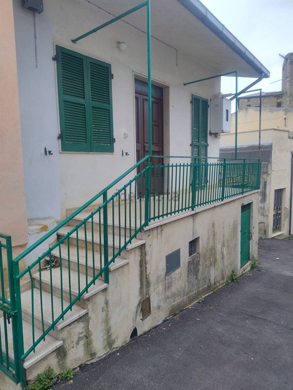 casa indipendente in vendita a Rosciano
