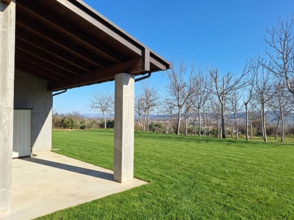 casa indipendente in vendita a Rosciano