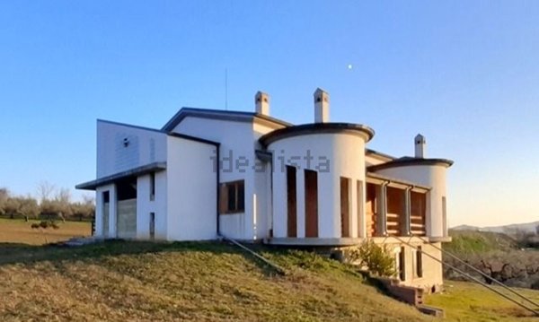 casa indipendente in vendita a Rosciano