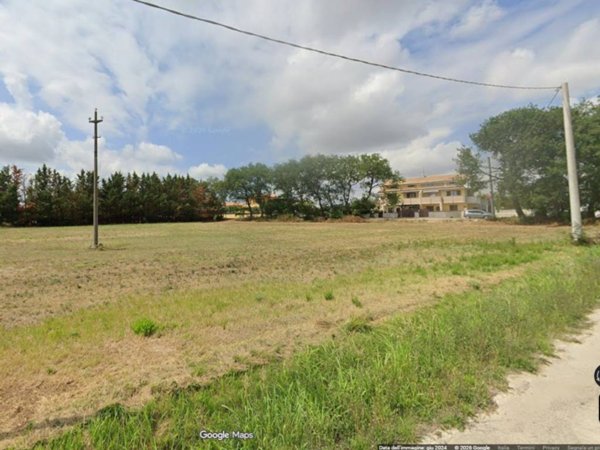 terreno edificabile in vendita a Rosciano