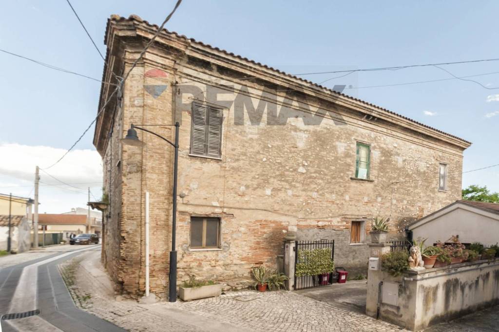 casa semindipendente in vendita a Rosciano