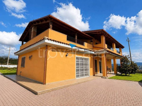casa indipendente in vendita a Rosciano