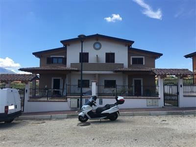 casa indipendente in vendita a Rosciano