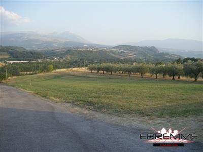 terreno in vendita a Rosciano