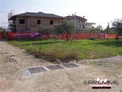 terreno in vendita a Rosciano
