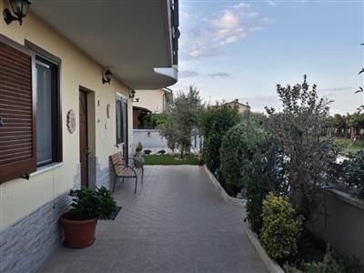 casa indipendente in vendita a Rosciano