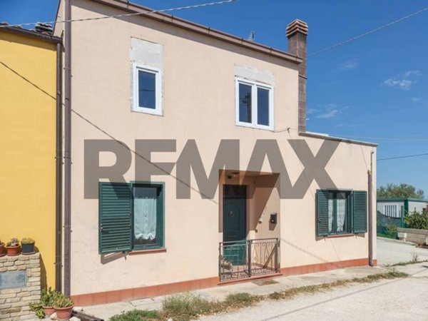 casa indipendente in vendita a Rosciano