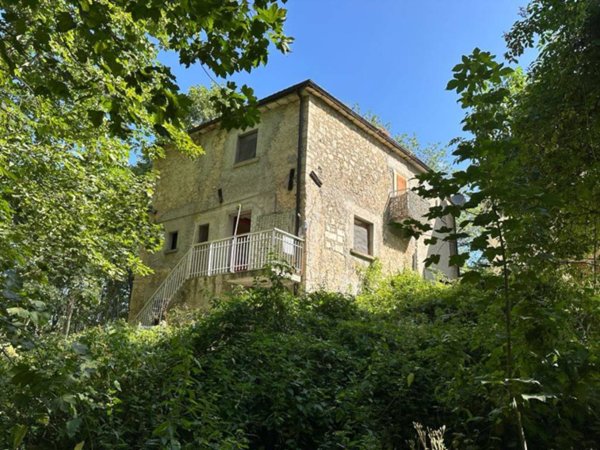 casa indipendente in vendita a Sant'Eufemia a Maiella in zona San Giacomo