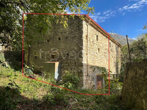 casa indipendente in vendita a Sant'Eufemia a Maiella in zona Roccacaramanico