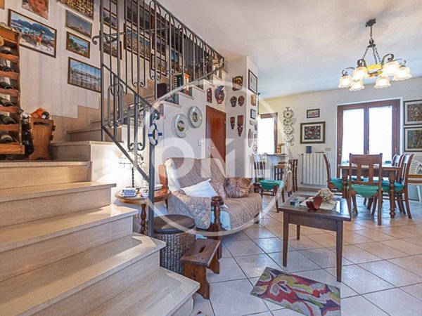 casa indipendente in vendita a Sant'Eufemia a Maiella