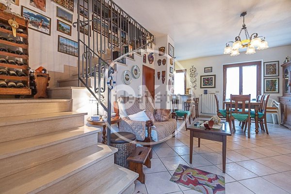 casa indipendente in vendita a Sant'Eufemia a Maiella