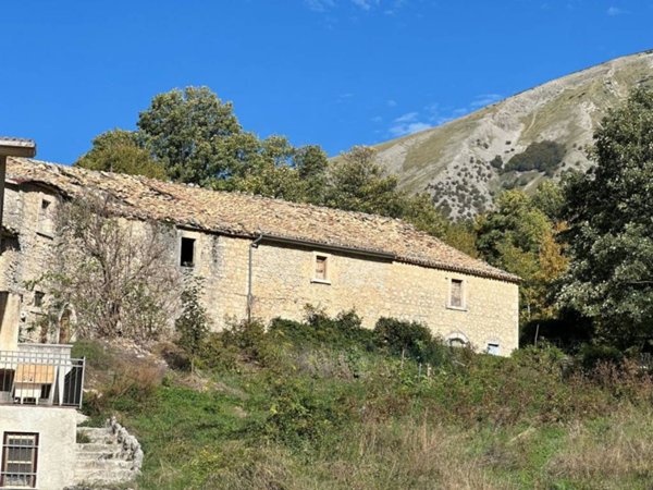 casa indipendente in vendita a Sant'Eufemia a Maiella