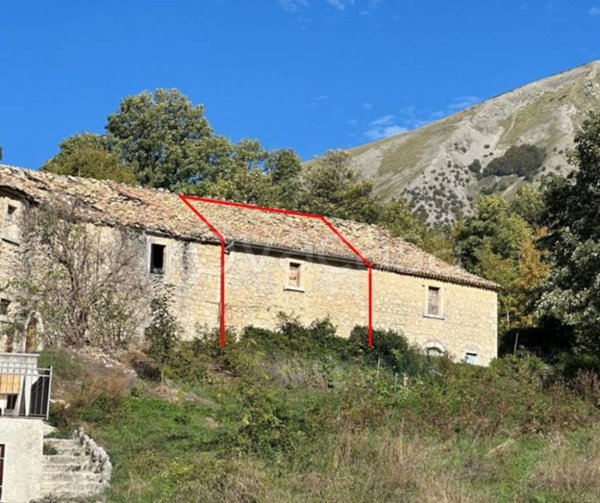 casa indipendente in vendita a Sant'Eufemia a Maiella in zona Roccacaramanico