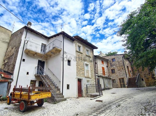 casa indipendente in vendita a Sant'Eufemia a Maiella