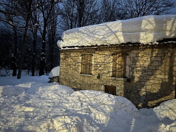 casa indipendente in vendita a Sant'Eufemia a Maiella