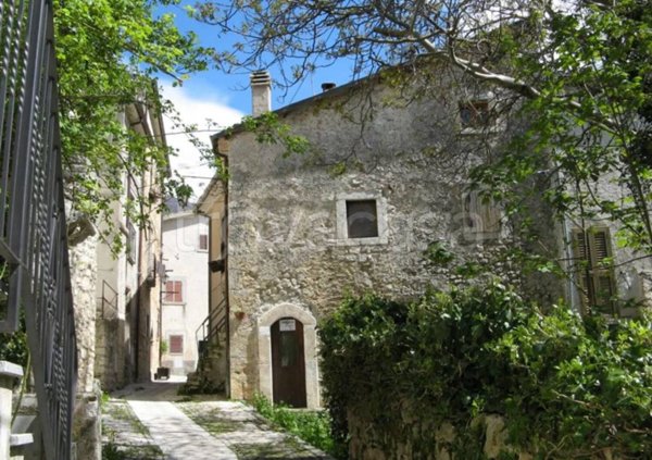 casa indipendente in vendita a Sant'Eufemia a Maiella in zona Roccacaramanico