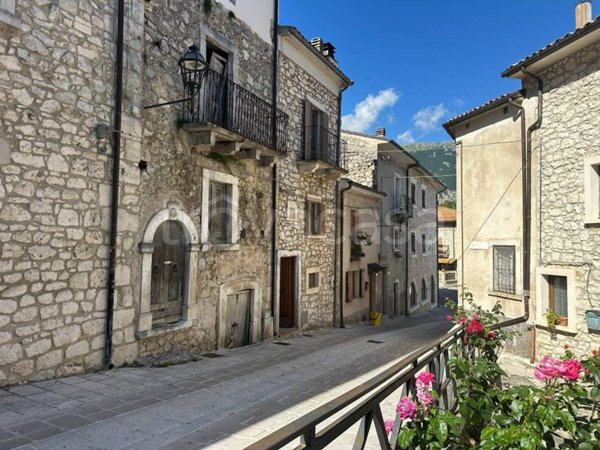 casa indipendente in vendita a Sant'Eufemia a Maiella