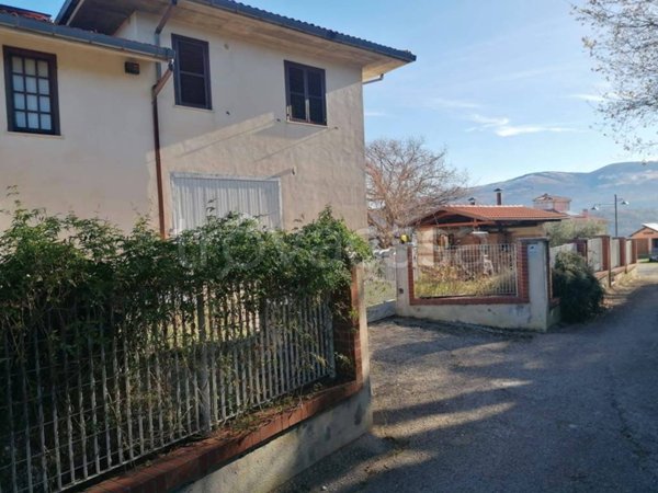 casa indipendente in vendita a San Valentino in Abruzzo Citeriore