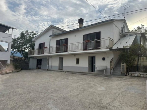casa indipendente in vendita a San Valentino in Abruzzo Citeriore