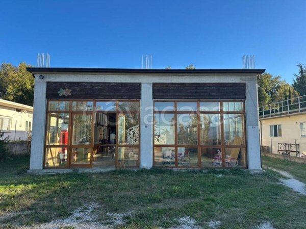 locale commerciale in vendita a San Valentino in Abruzzo Citeriore