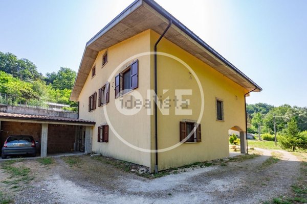 casa indipendente in vendita a San Valentino in Abruzzo Citeriore