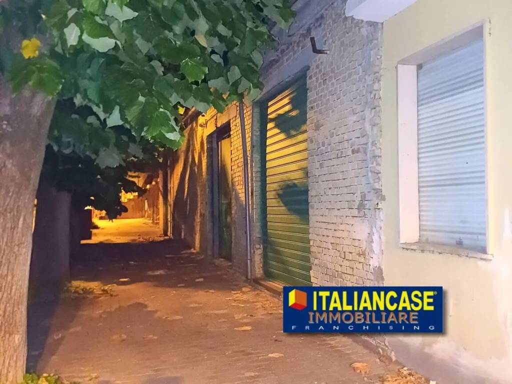 locale commerciale in vendita a San Valentino in Abruzzo Citeriore