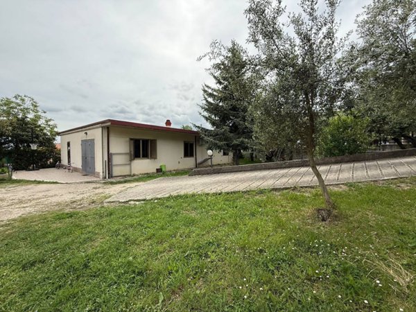 casa indipendente in vendita a San Valentino in Abruzzo Citeriore