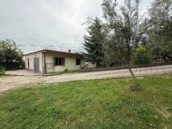casa indipendente in vendita a San Valentino in Abruzzo Citeriore