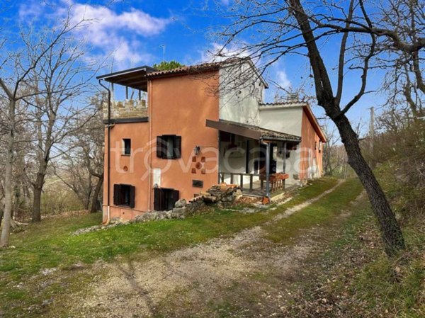 casa indipendente a San Valentino in Abruzzo Citeriore in zona San Giovanni