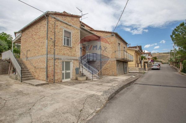 casa indipendente in vendita a Scafa in zona Marulli