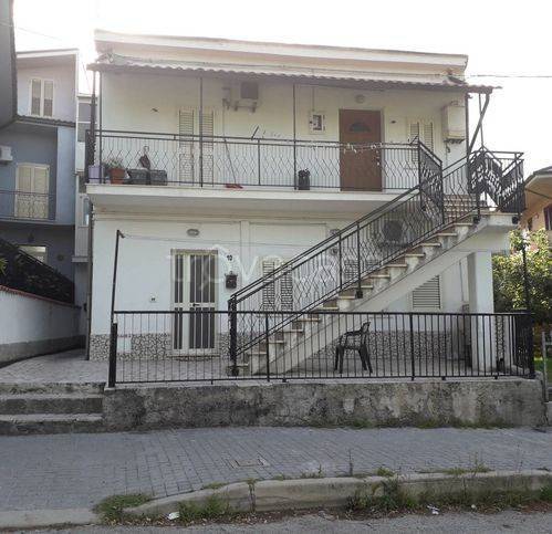 casa indipendente in vendita a Scafa