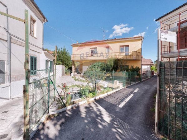 casa indipendente in vendita a Scafa