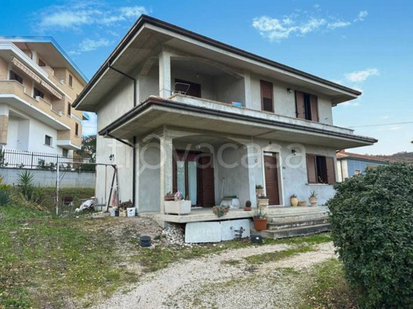 casa indipendente in vendita a Scafa